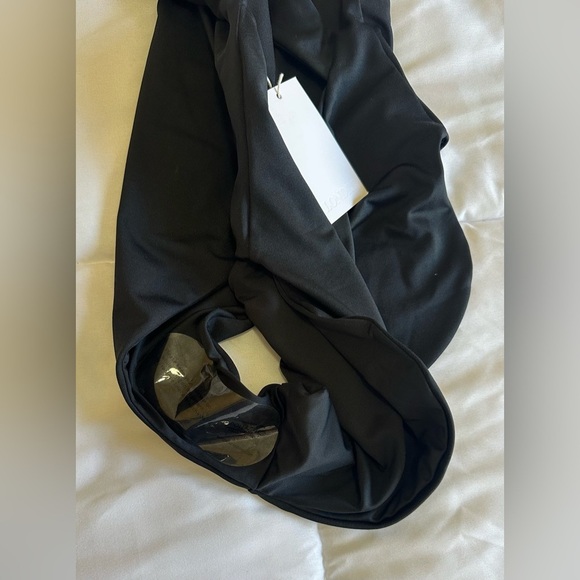 NEW LONDRE The Crossback One Piece - Matte Black Sz XL - Picture 4 of 9